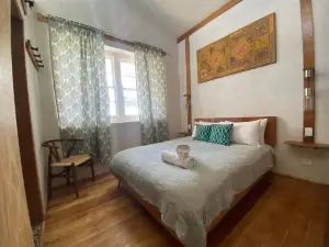 The Green House Dening Street Robe