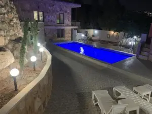 Happy Feet Chalet المزرعة السعيدة