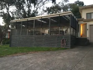 House with Water & Mountain Views 4bed, 3bath with Spa, & Huge Enclosed Deck