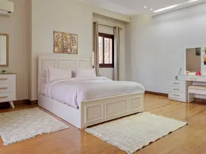 VESTA - Luxury APT - 4BR - Sheikh Zayed