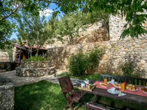 Ifigenia Theriso Village