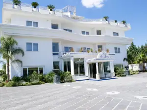 โรงแรมเดอะควีน