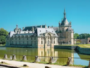 Campanile Chantilly