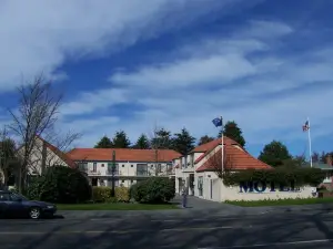 Bush Inn Court Motel