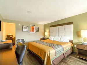 Deluxe Inn & Suites by OYO Miami OK