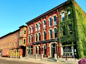 Hart House Hotel