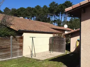 house 6 people nearby ocean