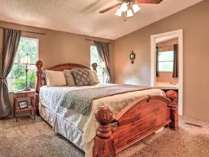 Waterfront Karnack Home w/ Boathouse & Deck!