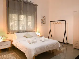 Charming Home in the Heart of Haifa by Sea N Rent