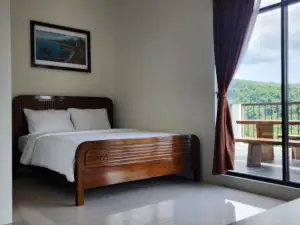 Gajah 12 Lake View Resort