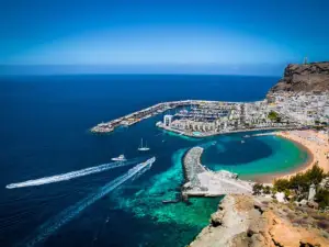 Playa de Mogan la Puntilla by El Sirocco