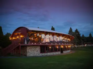 Sunny Hill Resort & Golf Course