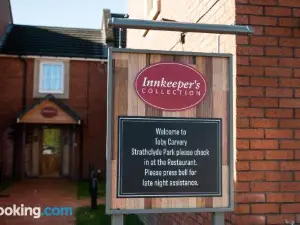Toby Carvery Strathclyde, M74 J6 by Innkeeper's Collection