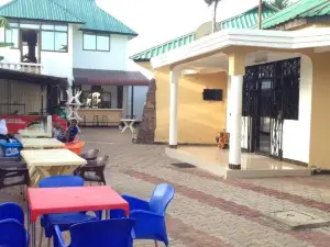 Victoria Hotel