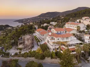 Ino Hotel & Suites