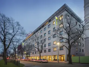 Holiday Inn Express Berlin City Centre, an IHG Hotel