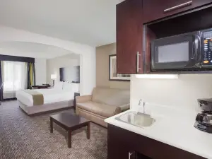 Holiday Inn Express & Suites Mebane