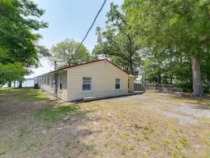 Riverfront Edenton Condo w/ Porch & Boat Ramp!