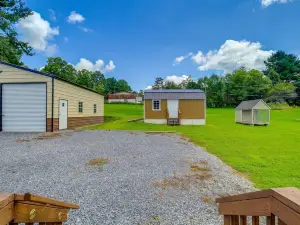 Dog-Friendly Chilhowie Home with Mtn Views!