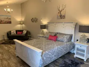 Millbrae Lodges