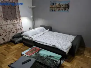Apartment in Quiet Area with Free Parking
