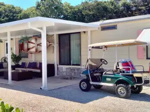 Key Largo Cozy Cottage!  Paradise Awaits you! Private Beach& Boat Ramp