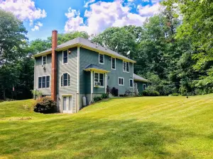 Beautiful Colonial Home in a Peaceful Setting Bordering Natchaug State Forest