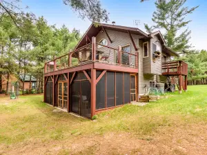 Riverfront home with private dock, 2 kayaks, lovely views, firepit & foosball
