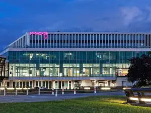 Moxy Lyon Airport