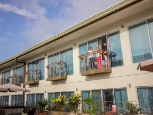 Beachfront Hotel Tramonto