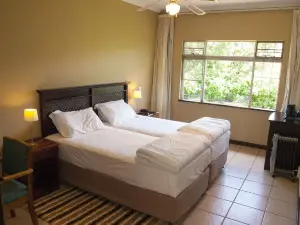 Emafini Country Lodge