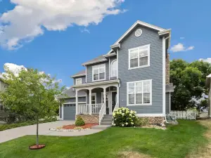 Fabulous Family-Friendly Retreat by Windsor Lake!