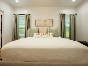 Stunning Home Near Nolin Lake: Hot Tub + Fire Pit!