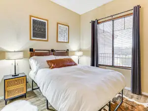 Near Golf & Spring Training: Goodyear Home w/ Pool