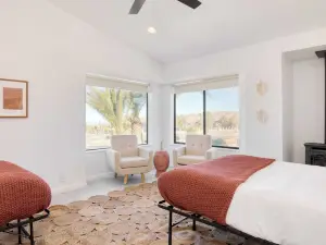 Lava Rocks by AvantStay Gorgeous Desert Haven w Pool Hot Tub Fire Pit Ping Pong