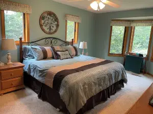 Peaceful, private Ottertail Lake Retreat
