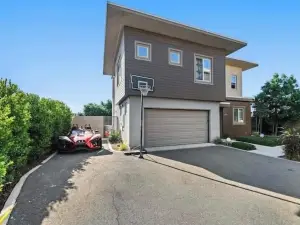 Welcome to your So Cali dream oasis! Min stay 1 mo