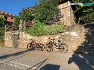 Stonehouse 2 Bedroom Chalet on Olympus Amazing View