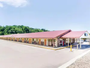 Travelodge by Wyndham Parkersburg