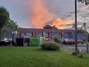 Lakeview Inn & Suites Okeechobee