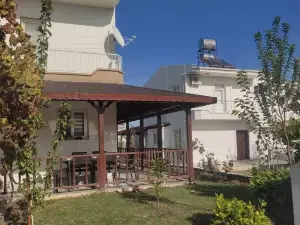 Dreamy Villa with Shared Pool and Garden in Hatay