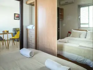 Simple Living in Netanya Center by Sea N' Rent
