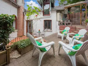 Centrally Located Apartment in Bad Camberg with Garden