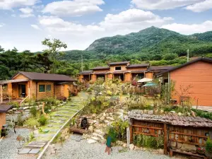 Muju Heukjip Jeongwon Pension