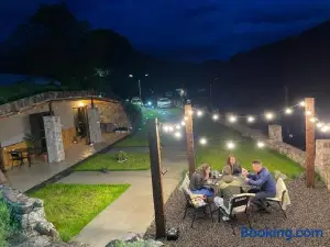 Hotel Hobbiton Near Vardzia Caves
