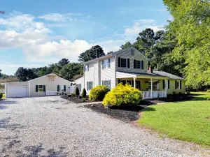 The Greenhouse: A peaceful retreat minutes from all Williamsburg has to offer