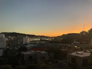 Close to City, Ferry with great views and free park