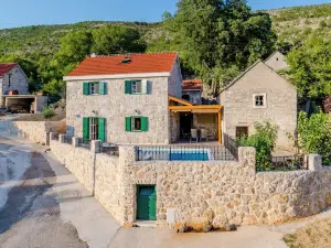 Holiday Home Rustic