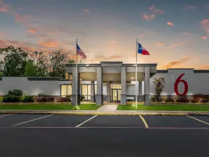 Motel 6 Henderson, TX