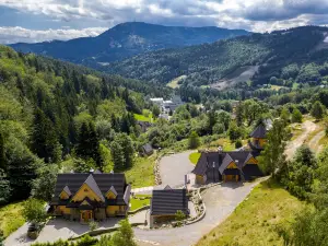Krupówka Mountain Resort Szczyrk - Widokowy Hotel z Basenami & Wellness